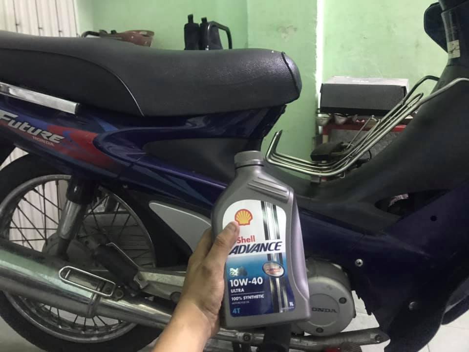 Shell Advance Ultra 10W40 - Xe số và tay côn