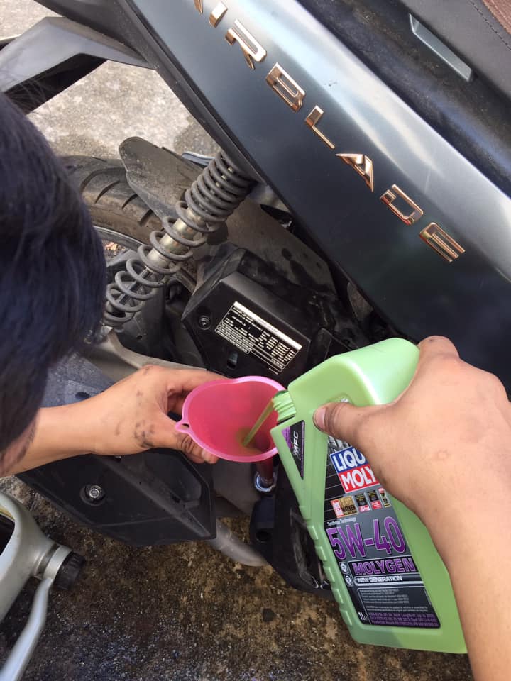 Nhớt ô tô | nhớt xe tay ga Liqui Moly Molygen 5W40