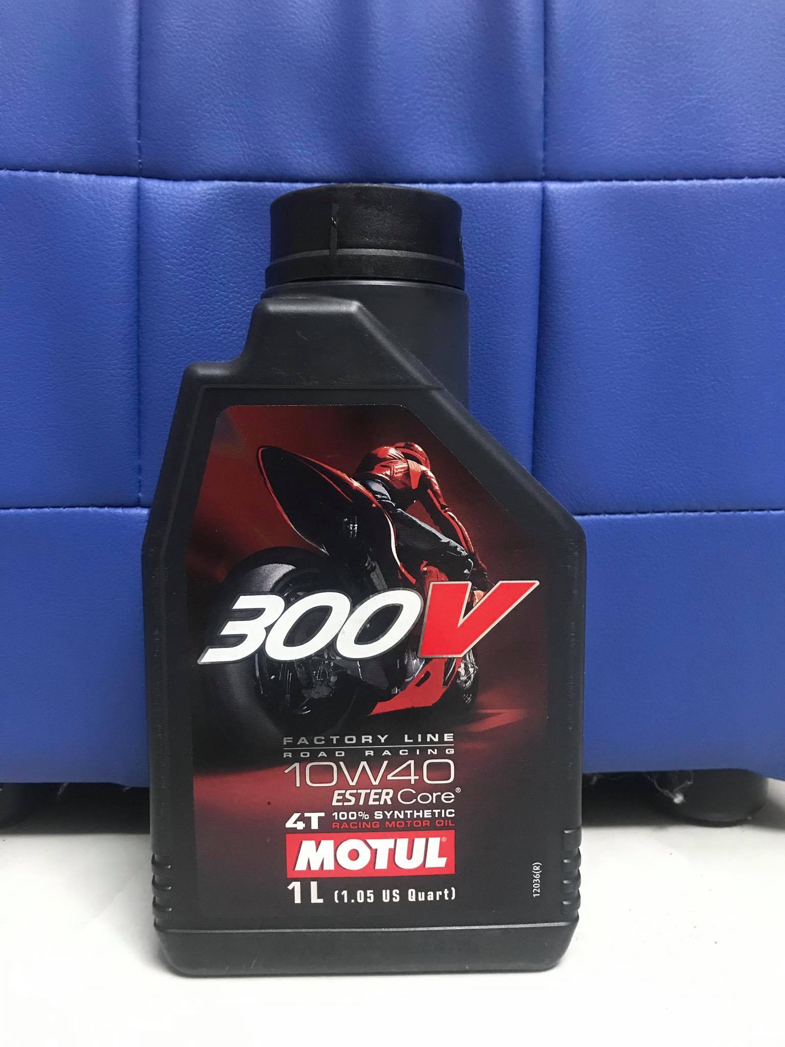 Motul 300V Factory Line 10W40 - Xe số và tay côn